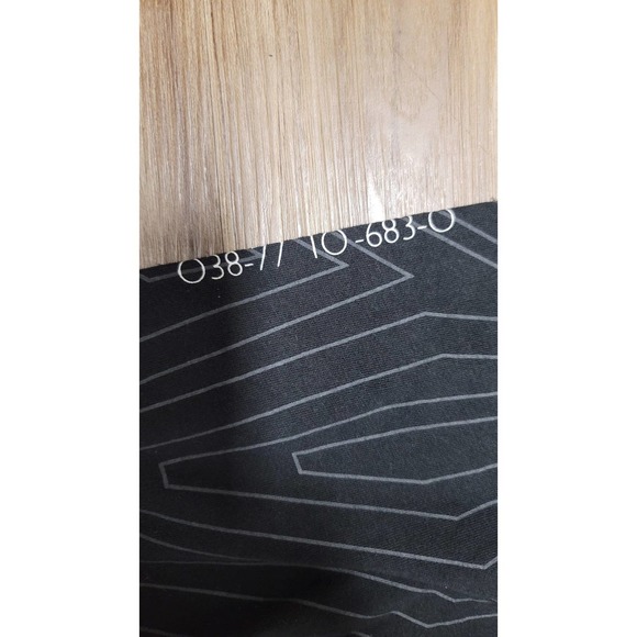 Vtg Rocawear V-neck T-shirt - Picture 3 of 4